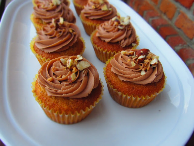 Haselnuss-Cupcakes mit Nutella-Topping