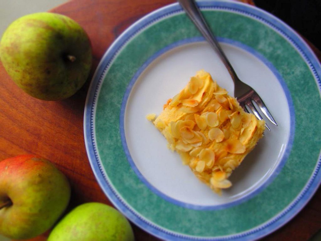 Einfacher Apfelkuchen vom Blech