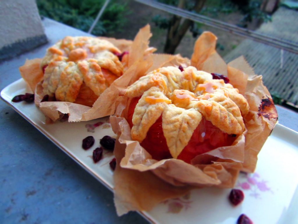 Herbstlicher Bratapfel mit Cranberry-Quark-Füllung