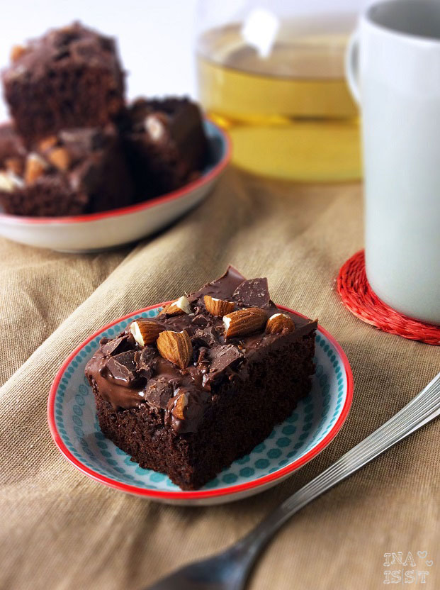 Schoko-Brownies mit Schokoladen-Nuss-Topping