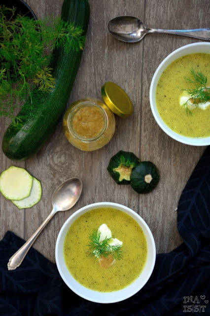 Zucchini-Senf-Suppe mit Dill, Zucchini soup with mustard and dill