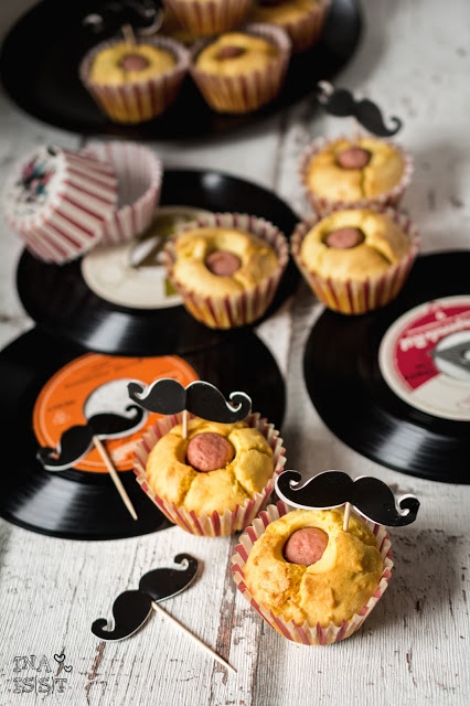 Maismehlmuffins Maismehl-Muffins Corndogs Corndog Muffins Würstchen-Muffins Muffins mit Würstchen