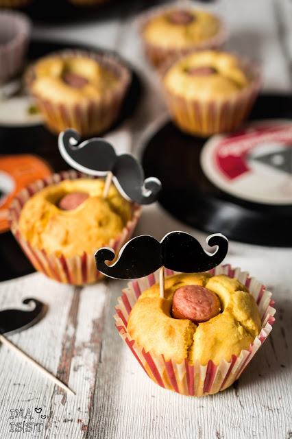 Maismehlmuffins Maismehl-Muffins Corndogs Corndog Muffins Würstchen-Muffins Muffins mit Würstchen