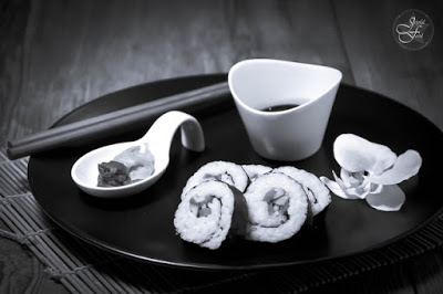 http://joyful-food.blogspot.de/2016/01/sushi-black-and-white.html