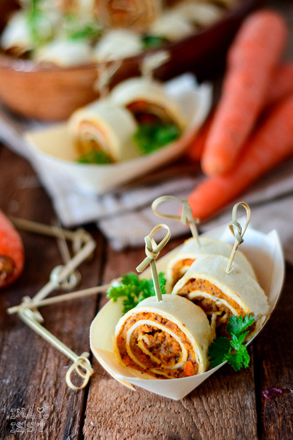 Vegane Tortillaröllchen mit Karotten-Bohnencreme