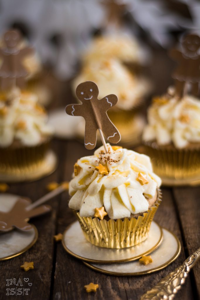 Weihnachtliche Lebkuchen-Cupcakes mit Vanilletopping; Gingerbread cupcakes; Blueboxtree Parties