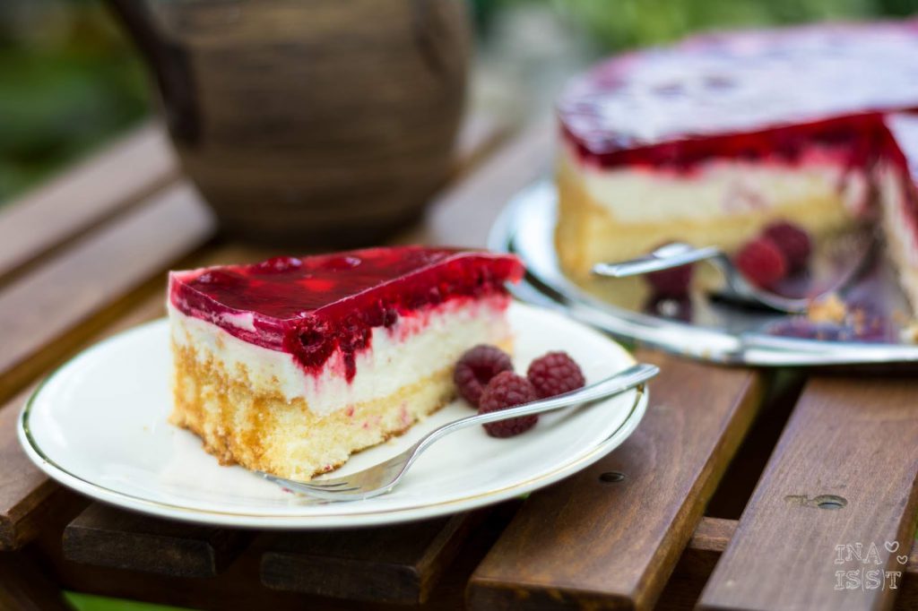 Rezept für Omas Himbeer-Joghurt-Torte, Torte im Sommer