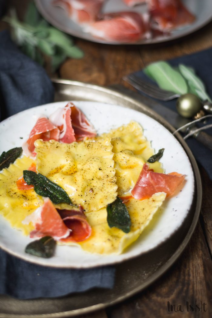 Ziegenk Se Ravioli Mit Serrano Schinken Birne Und Salbei Butter Ina Isst