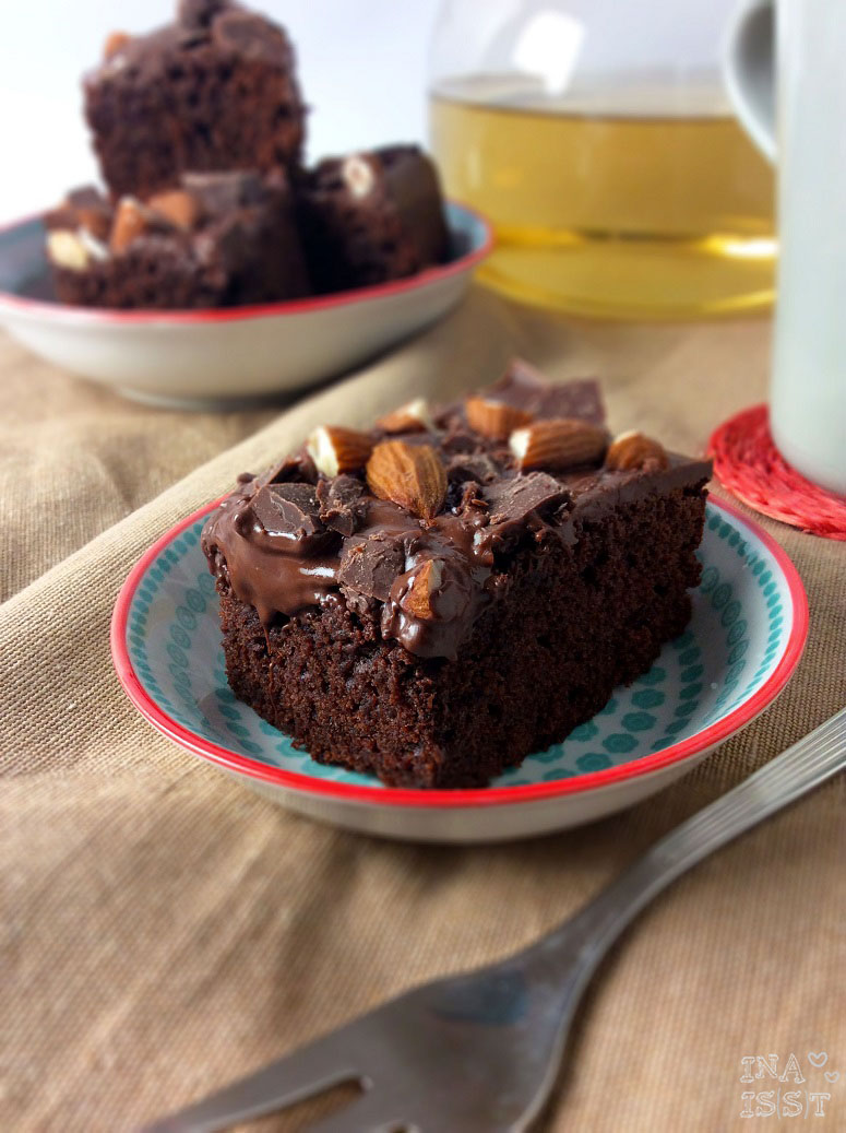 Schoko-Brownies mit Schokoladen-Nuss-Topping - Ina Isst