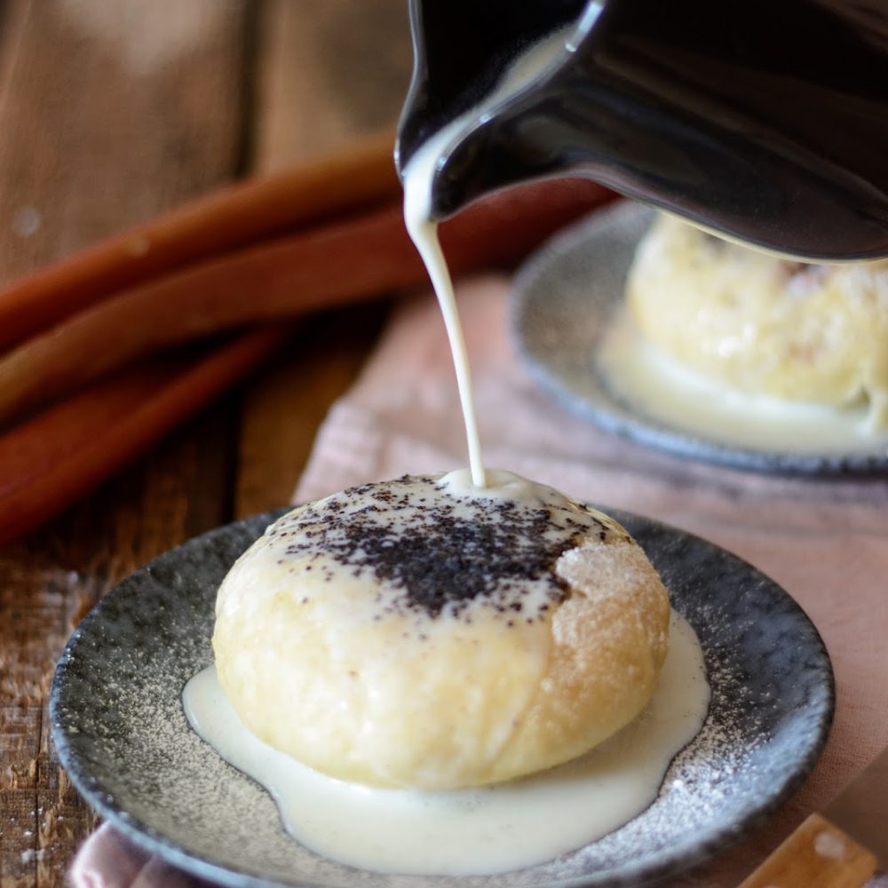 Einfache Johannisbeer Streuseltaler mit Zitronen-Zuckerguss - Ina Isst