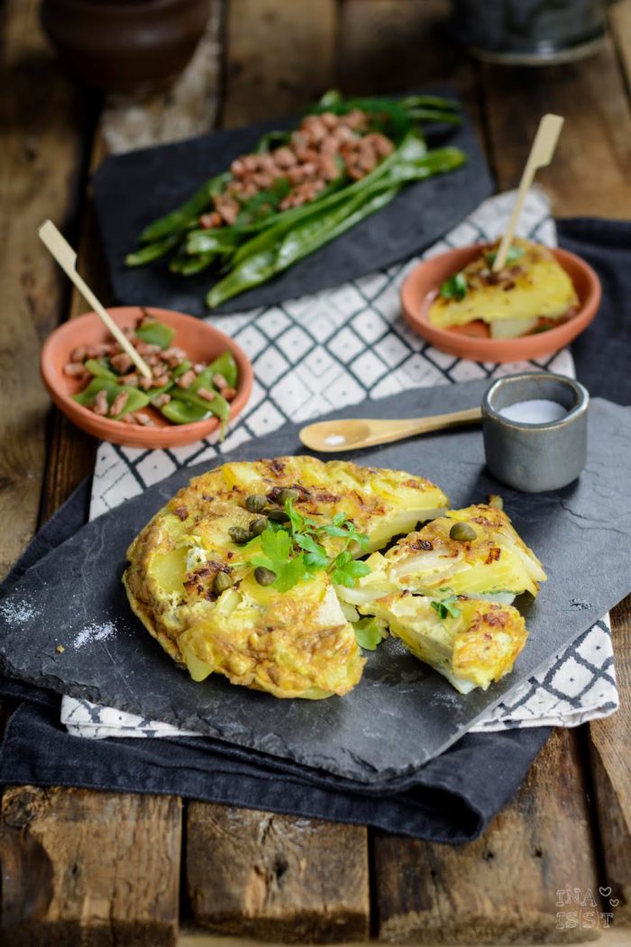 Tapas lernen Rheinhessisch: Kohlrabi Tortilla mit Kapern und breite