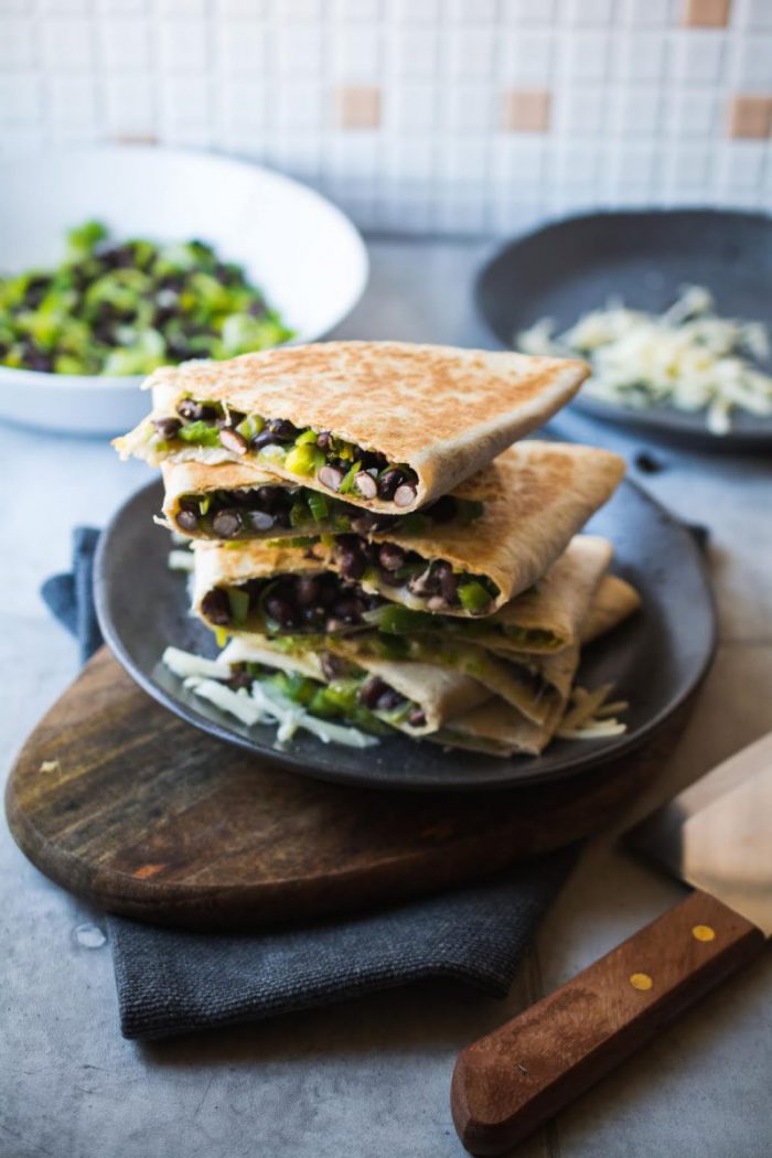 Quesadilla mit Lauch und schwarzen Bohnen - Ina Isst