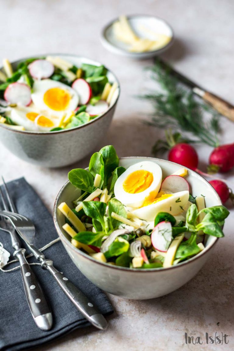 Käsesalat mit Ei, Radieschen und Dill-Dressing - Ina Isst