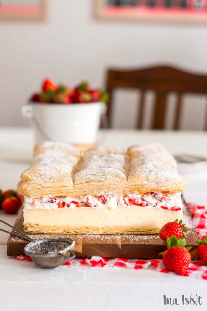 Erdbeer Cremeschnitten mit Blätterteig - Ina Isst Erdbeer Cremeschnitten mit Blätterteig - Ina Isst