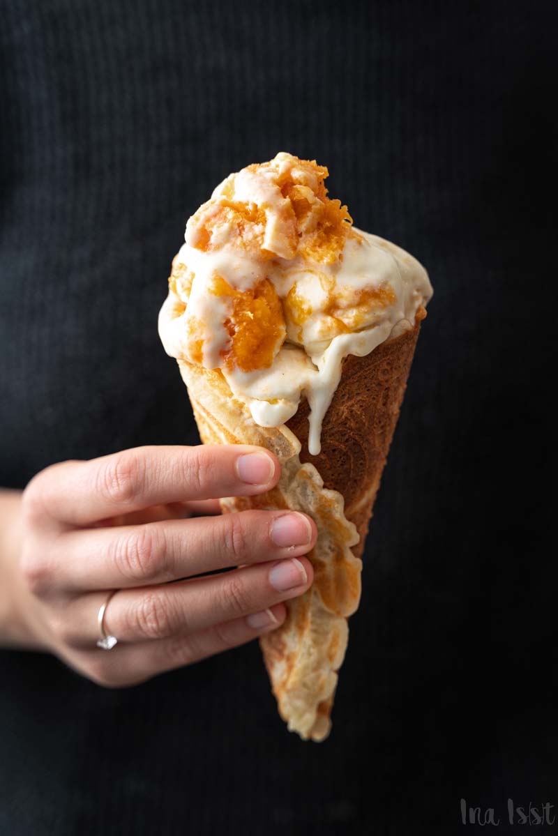 Käsekuchen Eis mit Aprikosen Swirl, Cheesecake Ice Cream, Quark Eis