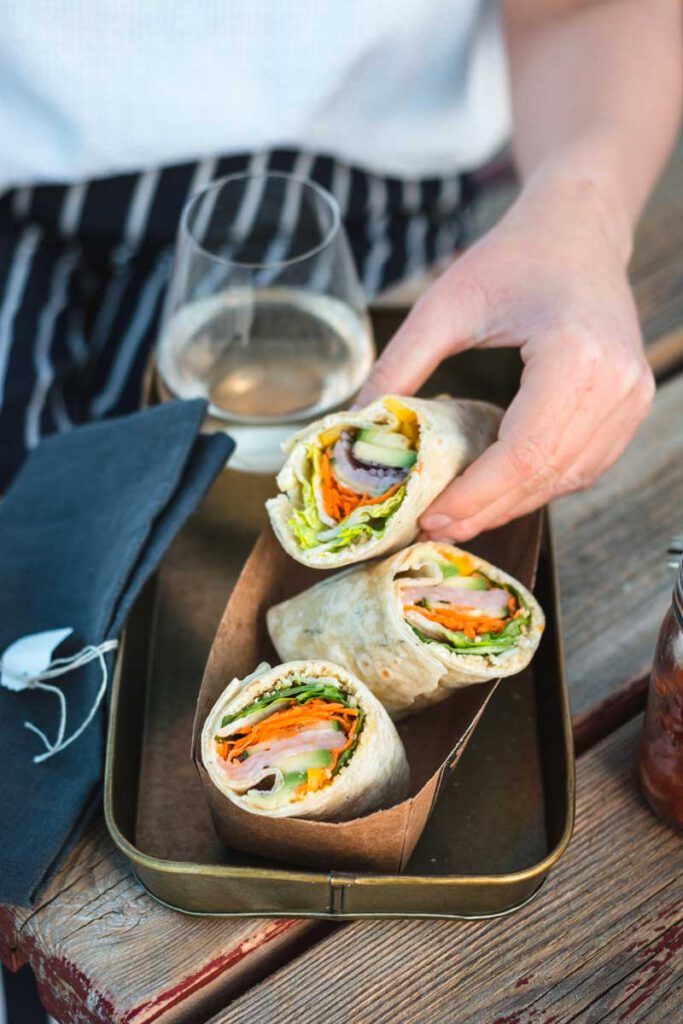 Sommer Burrito mit Räucherlachs und Dill-Wraps - Ina Isst