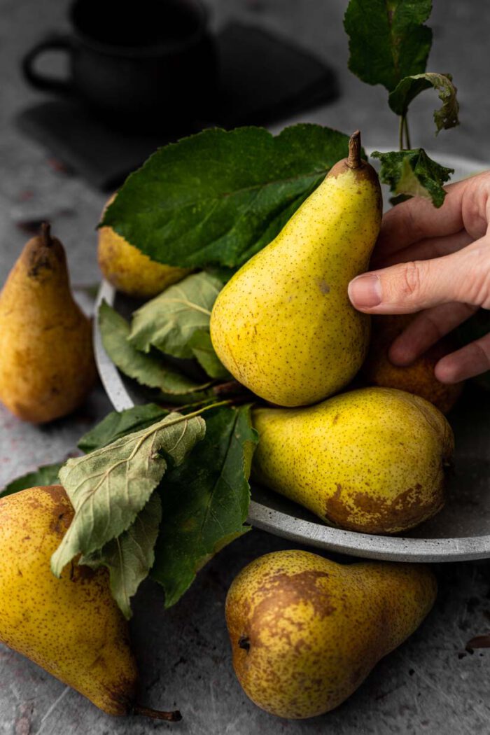 Birne Helene Dessert im Glas mit Zartbittercreme - Ina Isst Birne Helene Dessert im Glas mit Zartbittercreme - Ina Isst