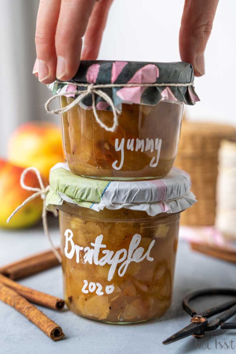 Bratapfelmarmelade mit Mandeln und Rosinen - Ina Isst