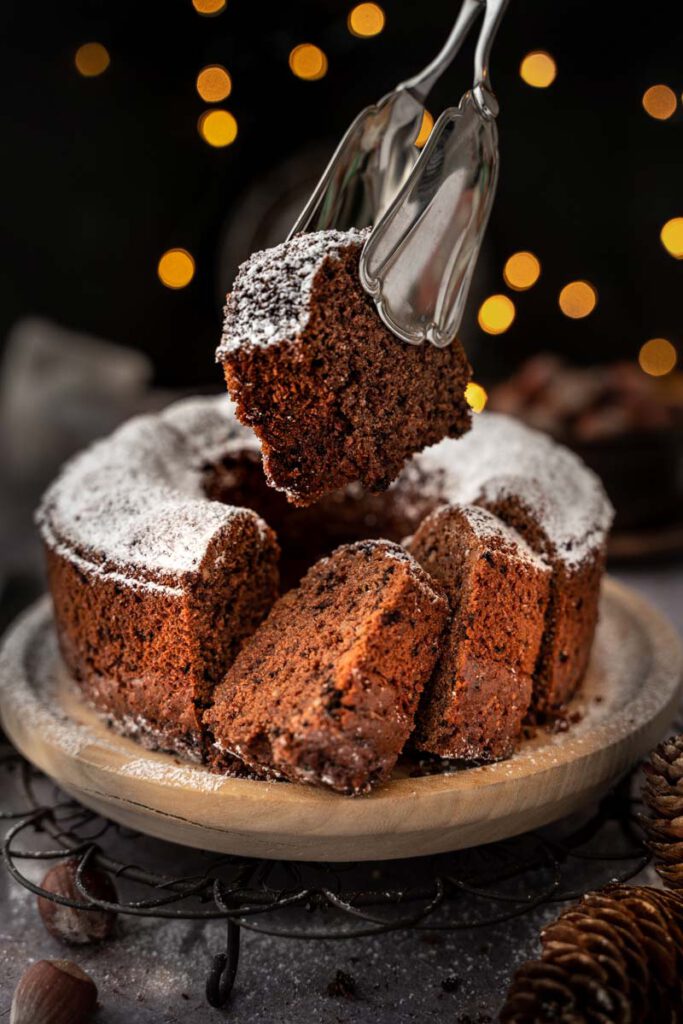 Gewürzkuchen mit Haselnuss und Schokolade - Ina Isst