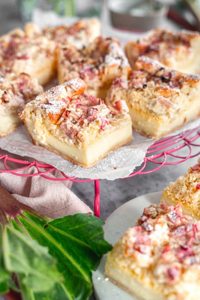 Zauberkuchen mit Pudding und Rhabarber - Ina Isst Zauberkuchen mit Pudding und Rhabarber - Ina Isst