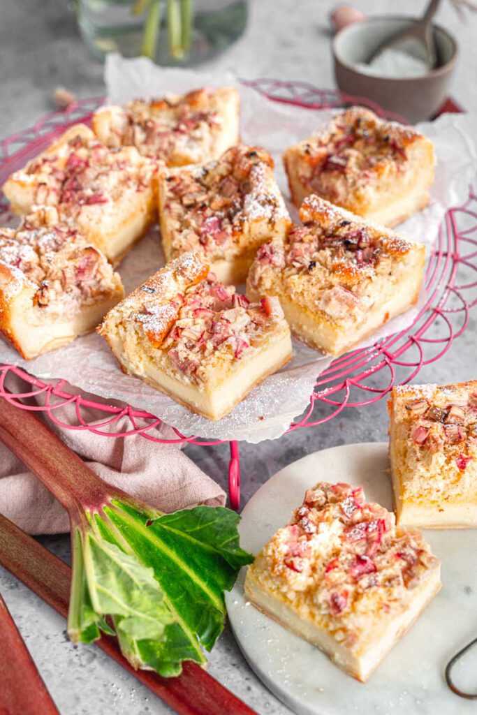 Zauberkuchen mit Pudding und Rhabarber - Ina Isst