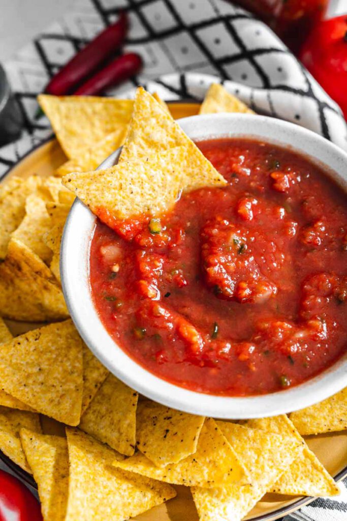 Selbstgemachte scharfe Tomaten Salsa - Ina Isst