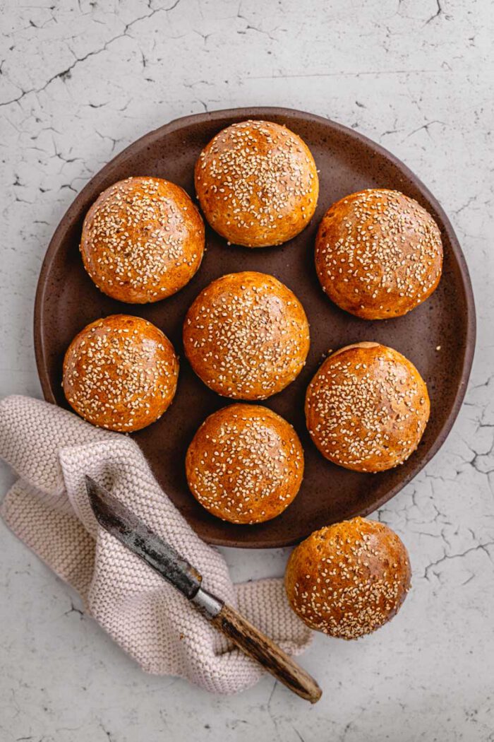 Burger Buns - Vollkorn Burger Brötchen - Ina Isst