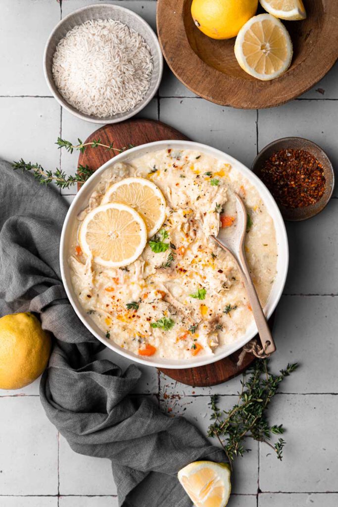 Cremige Hühnersuppe mit Reis und Zitrone - Ina Isst