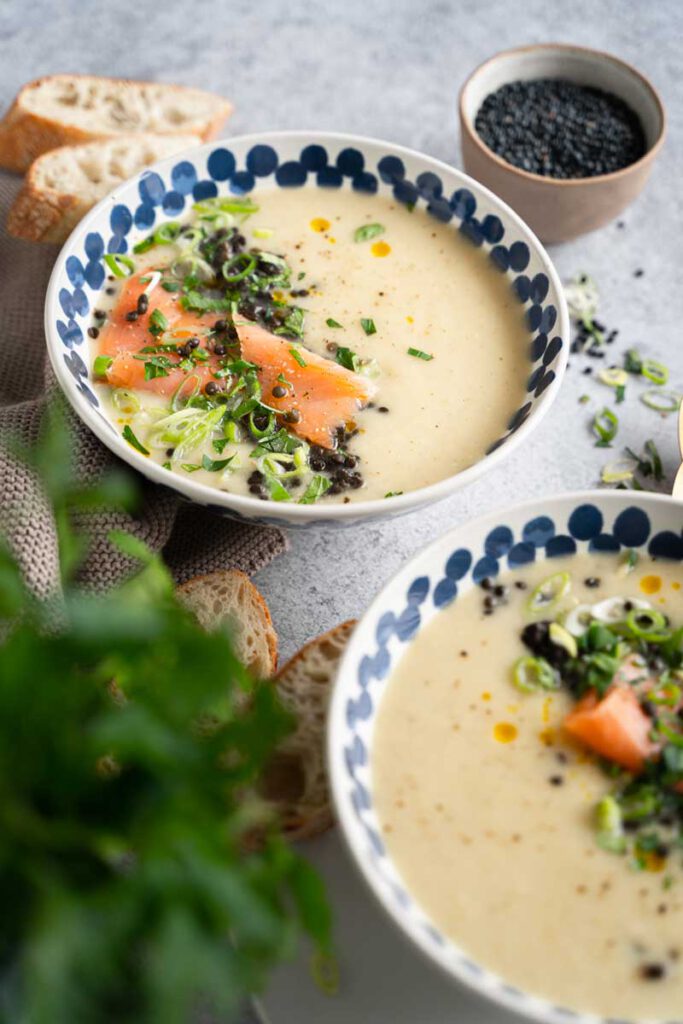 Schwarzwurzelsuppe mit Belugalinsen und Lachs - Ina Isst