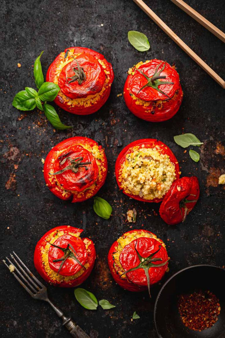 Gefüllte Tomaten mit Couscous und Zucchini - Ina Isst