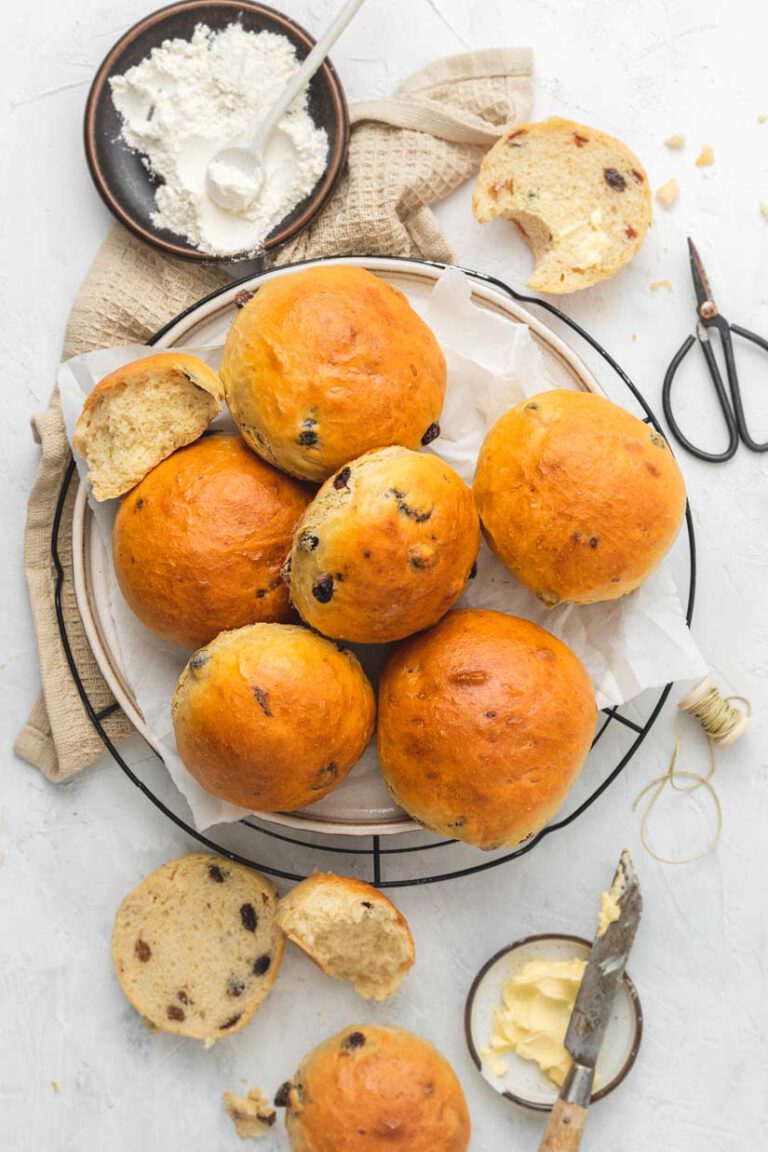 Weiche Rosinenbrötchen ohne Zucker - Ina Isst