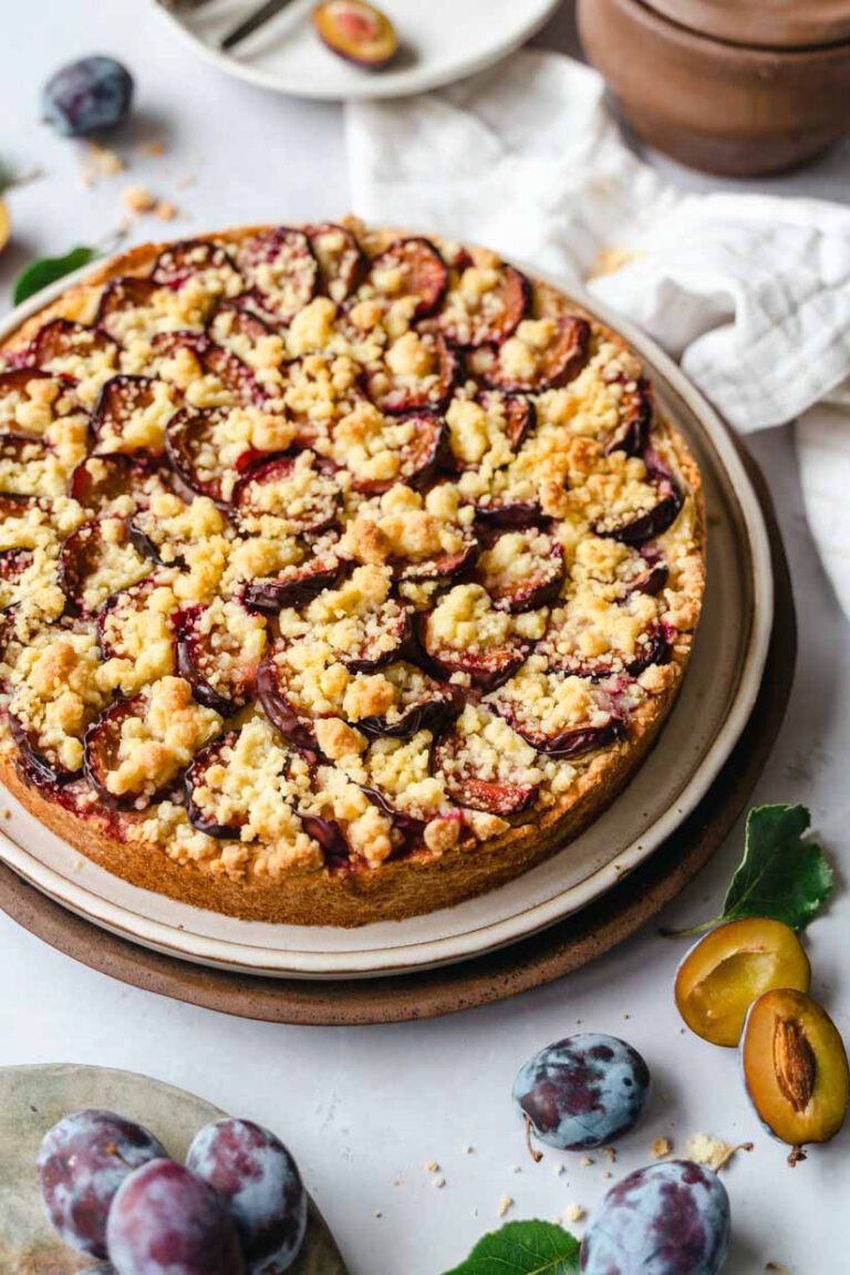 Zwetschgenkuchen mit Pudding und Streusel - Ina Isst Zwetschgenkuchen mit Pudding und Streusel - Ina Isst
